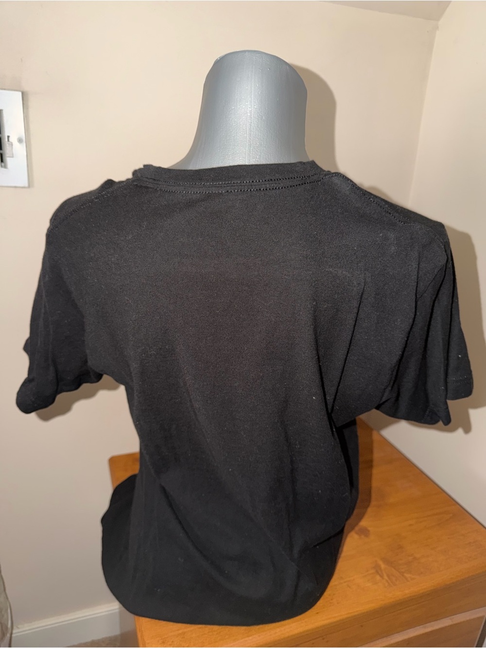 Hot Topic Michael Myers Halloween Graphic Shirt M - Picture 2 of 3